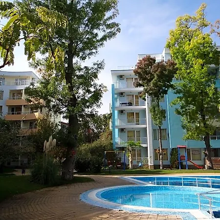 Yassen Mng Aparthotel